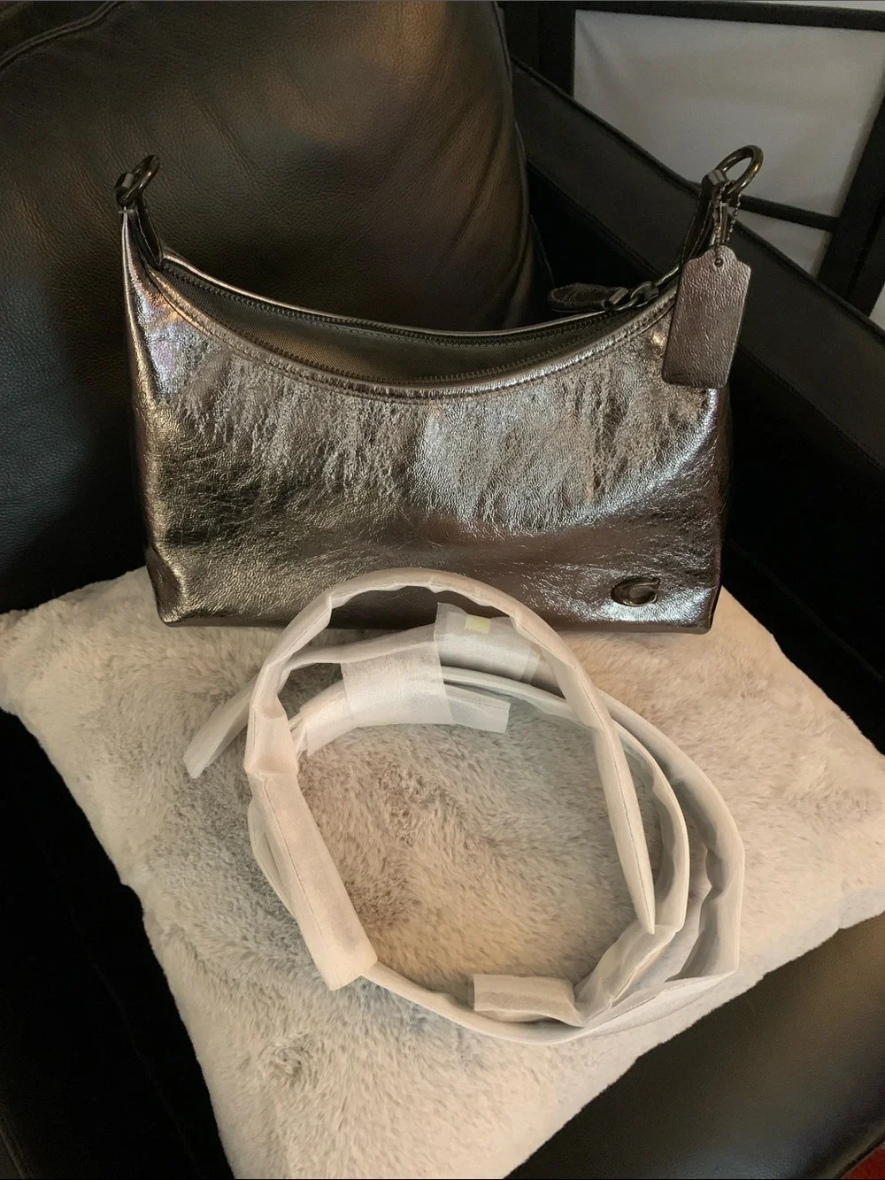 2024 Coach Juliet in Anthracite Metallic Leather - Picture 10 of 12